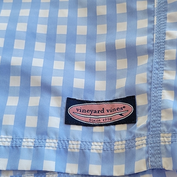 NEVER WORN MENS VINEYARD VINES BAITHING SUIT